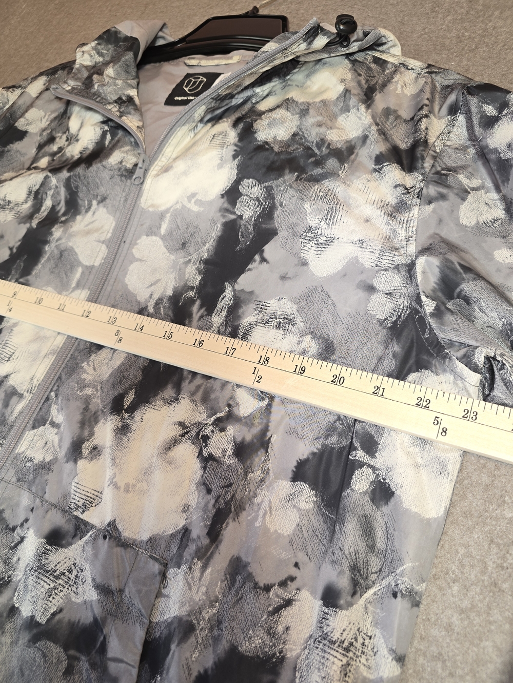 Original Use Gray & White Floral Windbreaker Medium - Picture 14 of 16